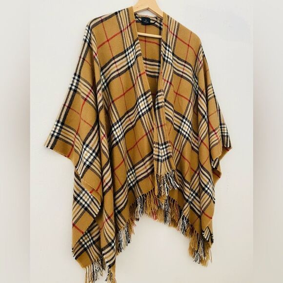 Check Plaid Fringe Poncho One size fits most Comfy Cozy - Picture 2 of 6